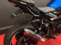 SUZUKI MOTOS GSR 750 /2014 EXCLUSIVO VEÍCULOS SANTA CRUZ DO SUL / Carros no Vale