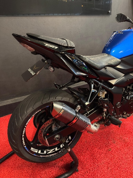 SUZUKI MOTOS GSR 750 /2014 EXCLUSIVO VEÍCULOS SANTA CRUZ DO SUL / Carros no Vale