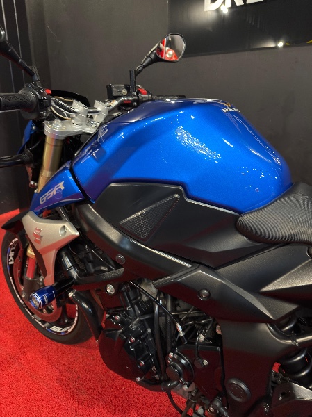 SUZUKI MOTOS GSR 750 /2014 EXCLUSIVO VEÍCULOS SANTA CRUZ DO SUL / Carros no Vale