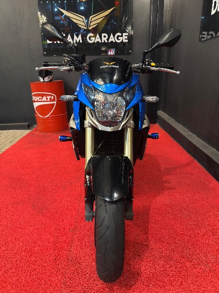 SUZUKI MOTOS GSR 750 /2014 EXCLUSIVO VEÍCULOS SANTA CRUZ DO SUL / Carros no Vale