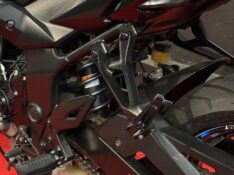 SUZUKI MOTOS GSR 750 /2014 EXCLUSIVO VEÍCULOS SANTA CRUZ DO SUL / Carros no Vale