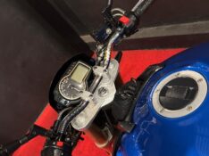 SUZUKI MOTOS GSR 750 /2014 EXCLUSIVO VEÍCULOS SANTA CRUZ DO SUL / Carros no Vale