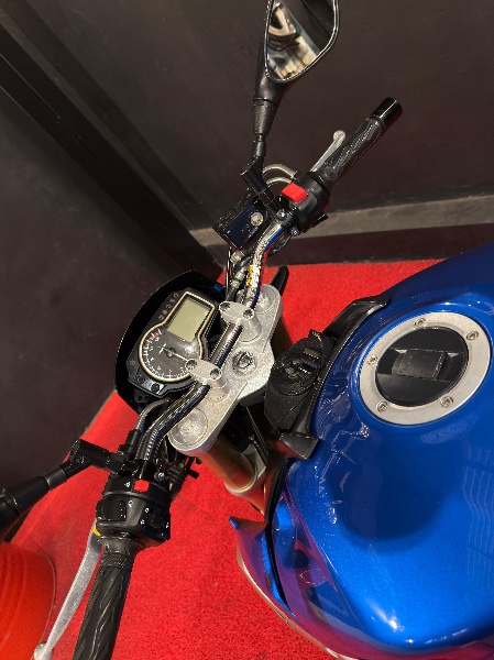 SUZUKI MOTOS GSR 750 /2014 EXCLUSIVO VEÍCULOS SANTA CRUZ DO SUL / Carros no Vale