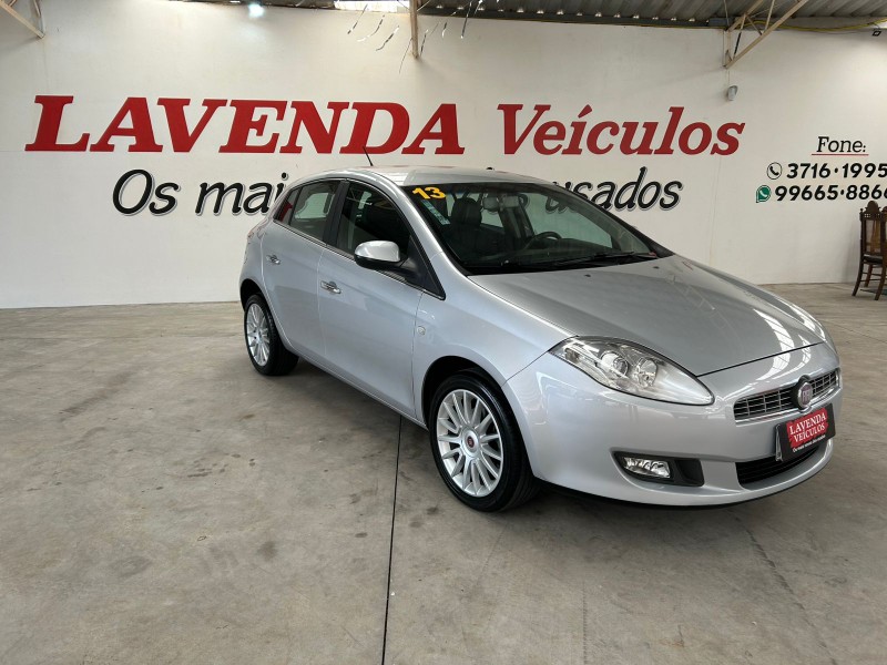 FIAT BRAVO ABSOLUTE DUAL 2012/2013 LAVENDA VEÍCULOS ARROIO DO MEIO / Carros no Vale