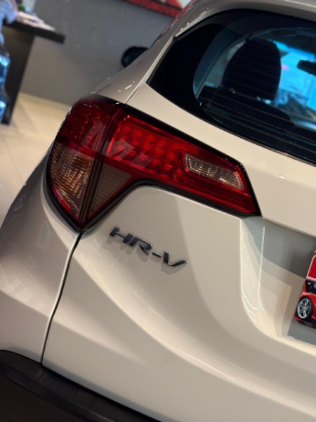 HONDA HR-V 1.8 LX 16V 2015/2016 JM AUTOMÓVEIS VENÂNCIO AIRES / Carros no Vale