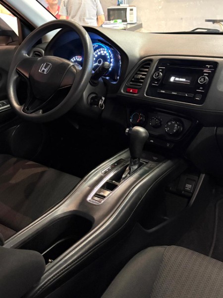 HONDA HR-V 1.8 LX 16V 2015/2016 JM AUTOMÓVEIS VENÂNCIO AIRES / Carros no Vale