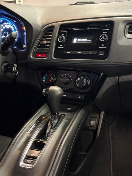 HONDA HR-V 1.8 LX 16V 2015/2016 JM AUTOMÓVEIS VENÂNCIO AIRES / Carros no Vale