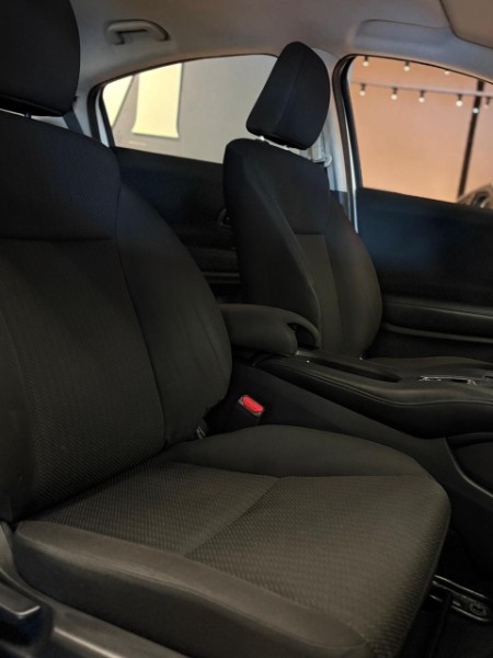 HONDA HR-V 1.8 LX 16V 2015/2016 JM AUTOMÓVEIS VENÂNCIO AIRES / Carros no Vale