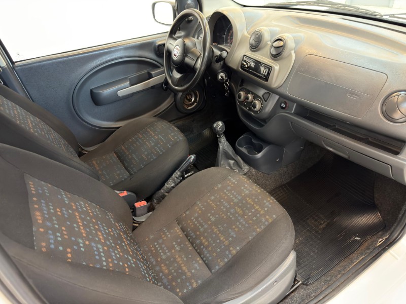 FIAT UNO EVO VIVACE 1.0 8V 2014/2014 LUCAS AUTOMÓVEIS BOM RETIRO DO SUL / Carros no Vale