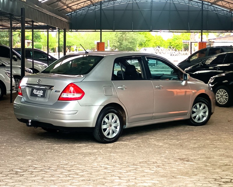 NISSAN TIIDA SEDAN 1.8 16V FLEX 2011/2012 RICARDO VEÍCULOS TEUTÔNIA / Carros no Vale