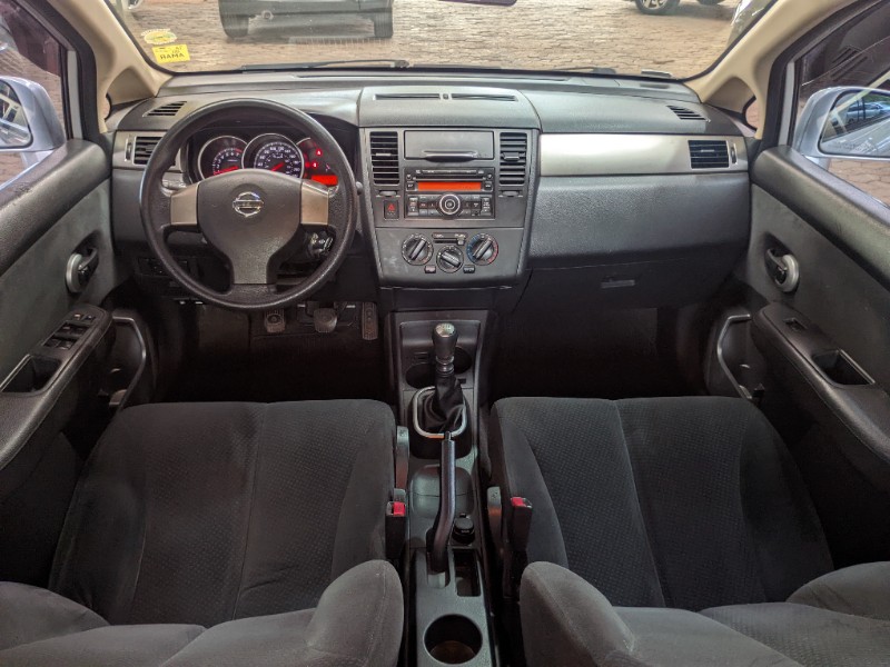 NISSAN TIIDA SEDAN 1.8 16V FLEX 2011/2012 RICARDO VEÍCULOS TEUTÔNIA / Carros no Vale