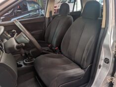 NISSAN TIIDA SEDAN 1.8 16V FLEX 2011/2012 RICARDO VEÍCULOS TEUTÔNIA / Carros no Vale