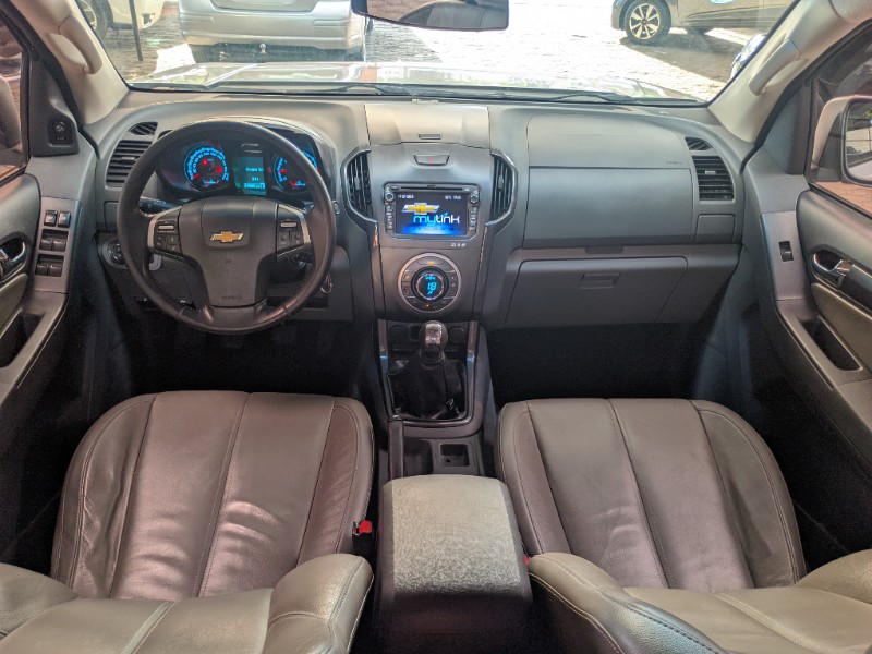 CHEVROLET S-10 PICK-UP LTZ 2.4 F.POWER 4X2 CD 2012/2013 RICARDO VEÍCULOS TEUTÔNIA / Carros no Vale