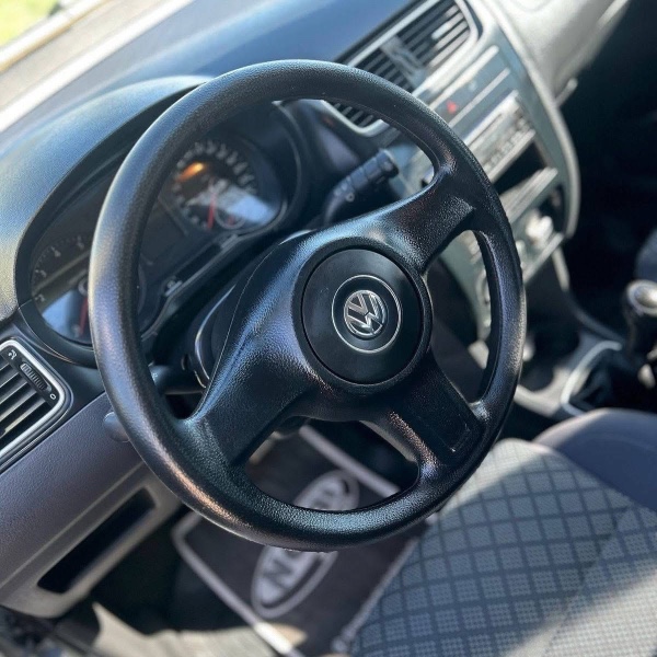 VOLKSWAGEN FOX 1.6 8V 2013 2013/2013 NEURI VEÍCULOS LAJEADO / Carros no Vale