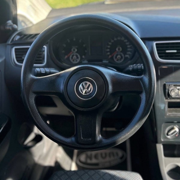 VOLKSWAGEN FOX 1.6 8V 2013 2013/2013 NEURI VEÍCULOS LAJEADO / Carros no Vale