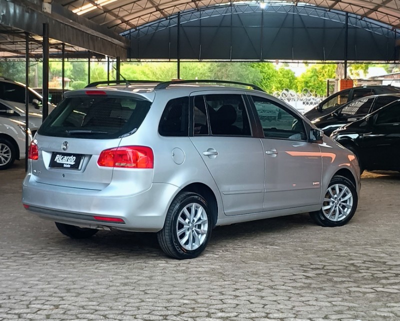 VOLKSWAGEN SPACEFOX 1.6 8V TREND TOTALFLEX 2012/2013 RICARDO VEÍCULOS TEUTÔNIA / Carros no Vale