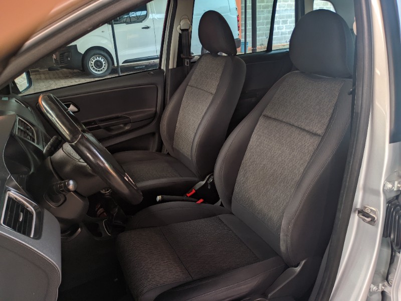 VOLKSWAGEN SPACEFOX 1.6 8V TREND TOTALFLEX 2012/2013 RICARDO VEÍCULOS TEUTÔNIA / Carros no Vale