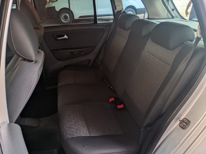 VOLKSWAGEN SPACEFOX 1.6 8V TREND TOTALFLEX 2012/2013 RICARDO VEÍCULOS TEUTÔNIA / Carros no Vale