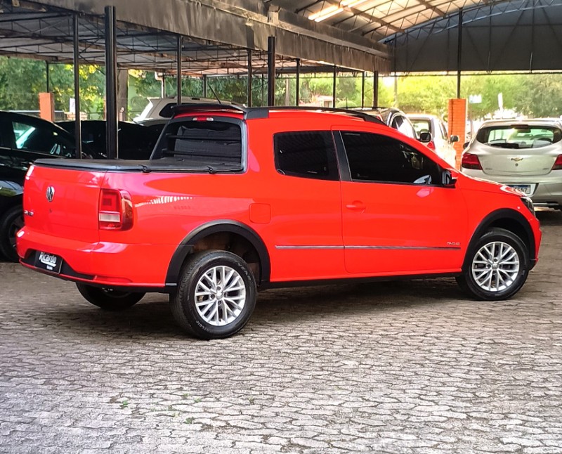 VOLKSWAGEN SAVEIRO CD HIGHLINE 1.6 2016/2017 RICARDO VEÍCULOS TEUTÔNIA / Carros no Vale
