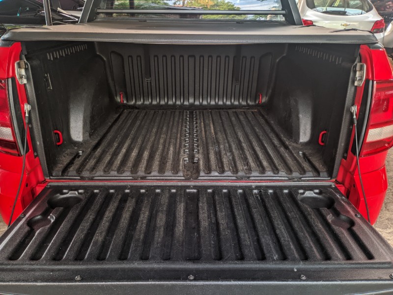 VOLKSWAGEN SAVEIRO CD HIGHLINE 1.6 2016/2017 RICARDO VEÍCULOS TEUTÔNIA / Carros no Vale