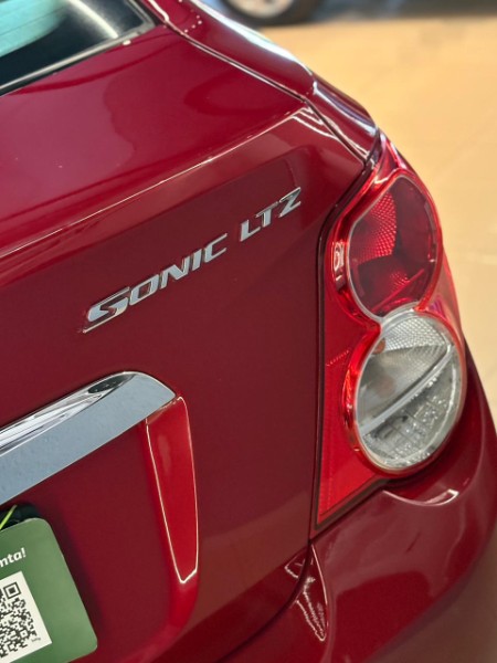 CHEVROLET SONIC 1.6 LTZ 16V 2012/2013 JM AUTOMÓVEIS VENÂNCIO AIRES / Carros no Vale