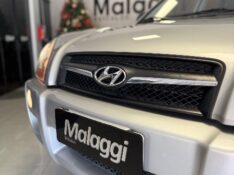 HYUNDAI TUCSON 2.0 MPFI GL 16V 2WD GASOLINA 4P AUTOMÁTICO 2009/2010 MALAGGI VEÍCULOS ENCANTADO / Carros no Vale