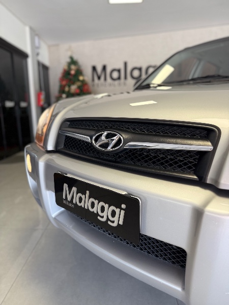 HYUNDAI TUCSON 2.0 MPFI GL 16V 2WD GASOLINA 4P AUTOMÁTICO 2009/2010 MALAGGI VEÍCULOS ENCANTADO / Carros no Vale