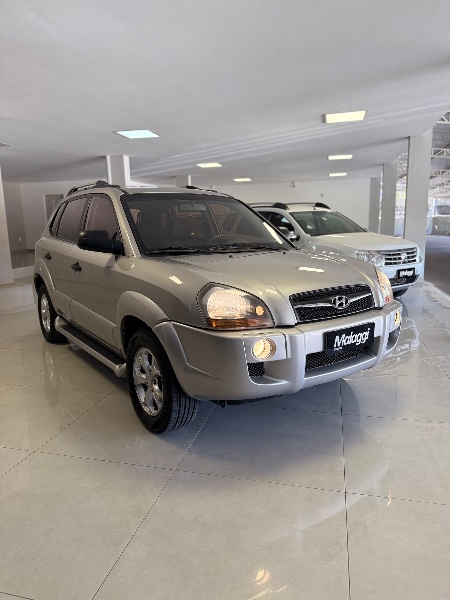 HYUNDAI TUCSON 2.0 MPFI GL 16V 2WD GASOLINA 4P AUTOMÁTICO 2009/2010 MALAGGI VEÍCULOS ENCANTADO / Carros no Vale