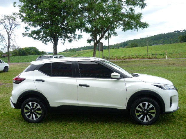 NISSAN KICKS 1.6 ACTIVE 16V 2023/2024 PREMIUM AUTOMÓVEIS ARROIO DO MEIO / Carros no Vale NISSAN KICKS 1.6 ACTIVE 16V 2023/2024 PREMIUM AUTOMÓVEIS ARROIO DO MEIO / Carros no Vale