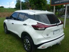 NISSAN KICKS 1.6 ACTIVE 16V 2023/2024 PREMIUM AUTOMÓVEIS ARROIO DO MEIO / Carros no Vale