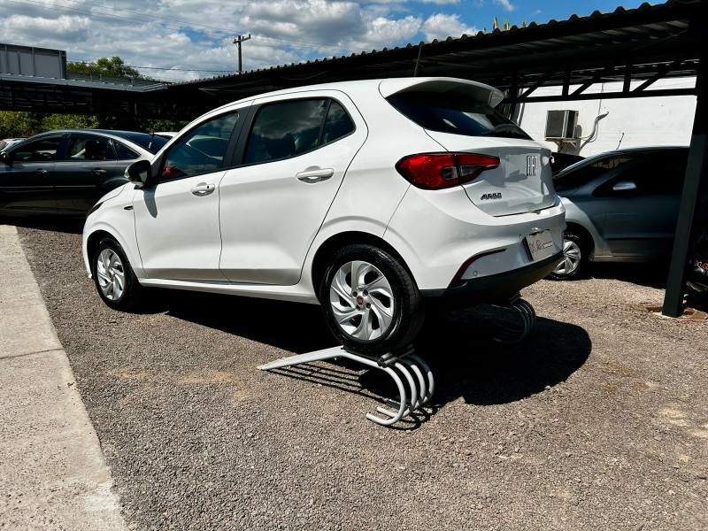 FIAT ARGO 1.3 DRIVE 2017/2018 AR MULTIMARCAS VENÂNCIO AIRES / Carros no Vale