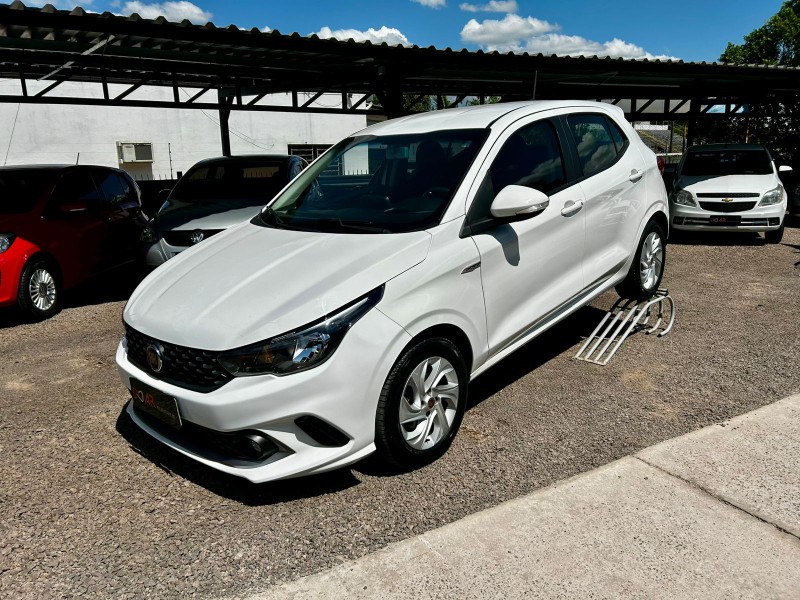 FIAT ARGO 1.3 DRIVE 2017/2018 AR MULTIMARCAS VENÂNCIO AIRES / Carros no Vale