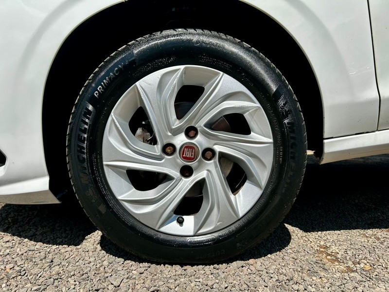 FIAT ARGO 1.3 DRIVE 2017/2018 AR MULTIMARCAS VENÂNCIO AIRES / Carros no Vale