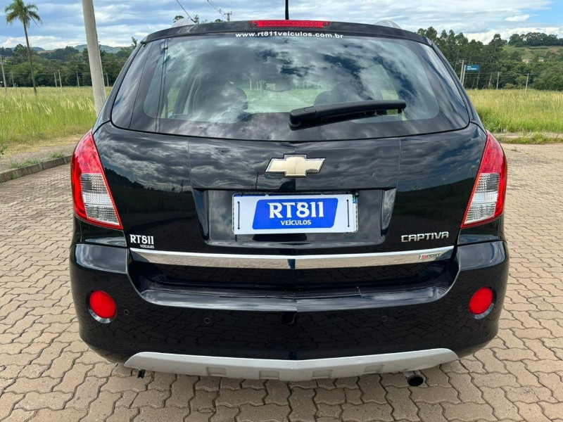 CHEVROLET CAPTIVA SPORT 2.4 /2014 RT 811 VEÍCULOS ARROIO DO MEIO / Carros no Vale