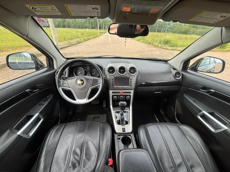 CHEVROLET CAPTIVA SPORT 2.4 /2014 RT 811 VEÍCULOS ARROIO DO MEIO / Carros no Vale