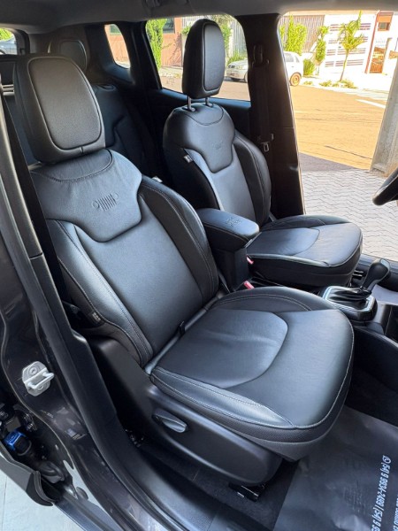 JEEP RENEGADE 1.3 LONGITUDE T270 TURBO /2023 DE CONTO AUTOMÓVEIS SARANDI / Carros no Vale JEEP RENEGADE 1.3 LONGITUDE T270 TURBO /2023 DE CONTO AUTOMÓVEIS SARANDI / Carros no Vale