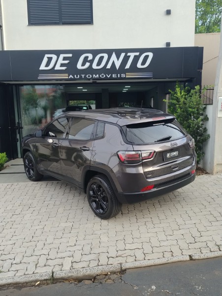 JEEP COMPASS 1.3 LONGITUDE TB SÉRIE 80 ANOS 2022 /2022 DE CONTO AUTOMÓVEIS SARANDI / Carros no Vale