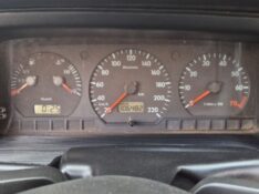 VOLKSWAGEN SANTANA 1.8 MI 8V ÁLCOOL 4P MANUAL /2005 DE CONTO AUTOMÓVEIS SARANDI / Carros no Vale