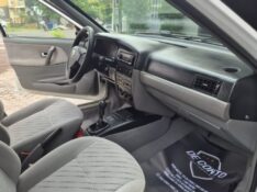 VOLKSWAGEN SANTANA 1.8 MI 8V ÁLCOOL 4P MANUAL /2005 DE CONTO AUTOMÓVEIS SARANDI / Carros no Vale
