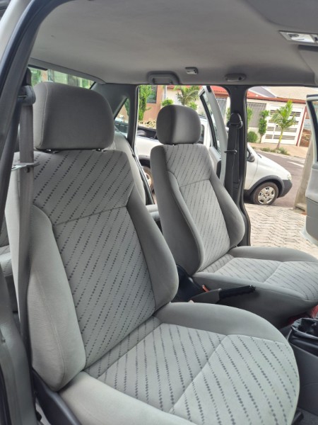 VOLKSWAGEN SANTANA 1.8 MI 8V ÁLCOOL 4P MANUAL /2005 DE CONTO AUTOMÓVEIS SARANDI / Carros no Vale