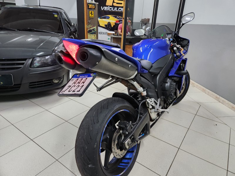 YAMAHA YZF-R1 1000 2007/2007 TS VEÍCULOS ANTA GORDA / Carros no Vale