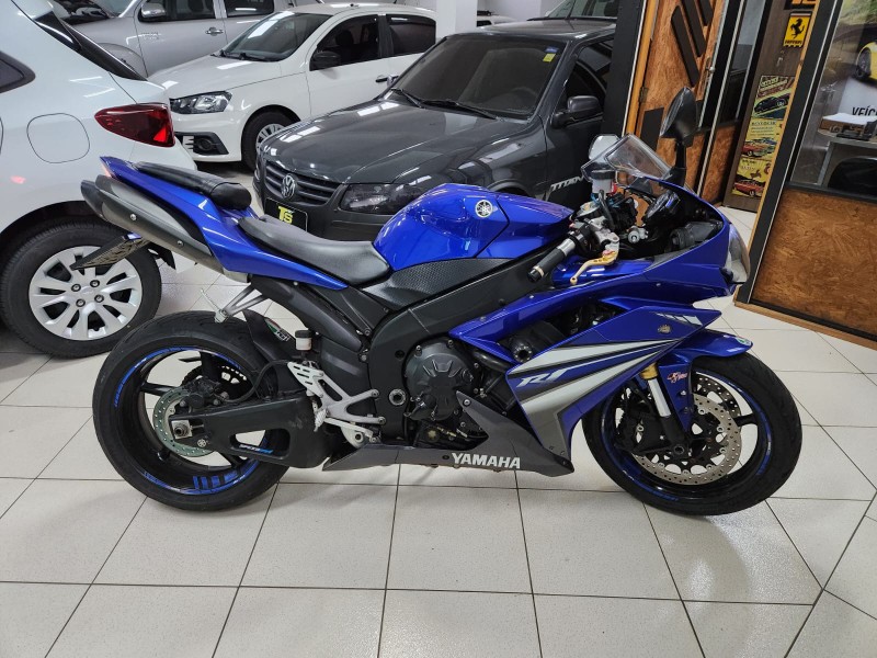 YAMAHA YZF-R1 1000 2007/2007 TS VEÍCULOS ANTA GORDA / Carros no Vale