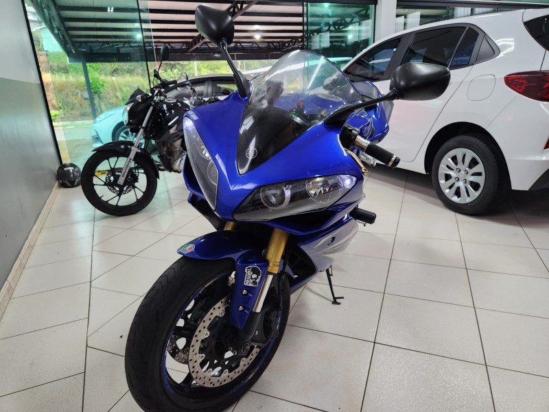 YAMAHA YZF-R1 1000 2007/2007 TS VEÍCULOS ANTA GORDA / Carros no Vale