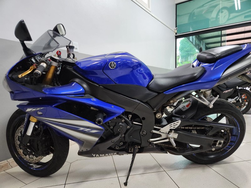 YAMAHA YZF-R1 1000 2007/2007 TS VEÍCULOS ANTA GORDA / Carros no Vale