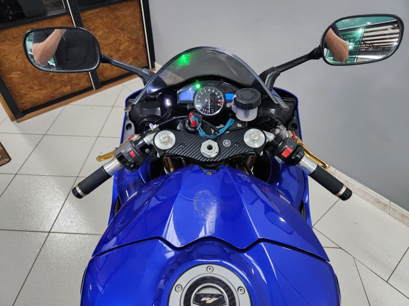 YAMAHA YZF-R1 1000 2007/2007 TS VEÍCULOS ANTA GORDA / Carros no Vale