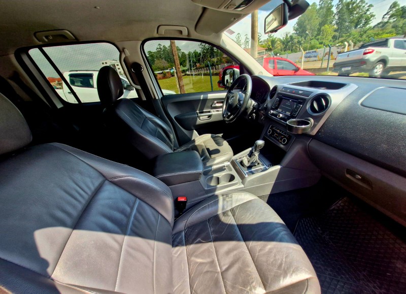 VOLKSWAGEN AMAROK 2.0 HIGHLINE 4X4 CD 16V TURBO INTERCOOLER DIESEL 4P AUTOMÁTICO 2013/2014 CRUZEIRO MULTIMARCAS CRUZEIRO DO SUL / Carros no Vale
