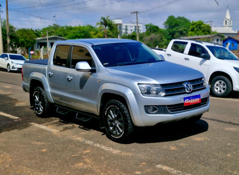 VOLKSWAGEN AMAROK 2.0 HIGHLINE 4X4 CD 16V TURBO INTERCOOLER DIESEL 4P AUTOMÁTICO 2013/2014 CRUZEIRO MULTIMARCAS CRUZEIRO DO SUL / Carros no Vale
