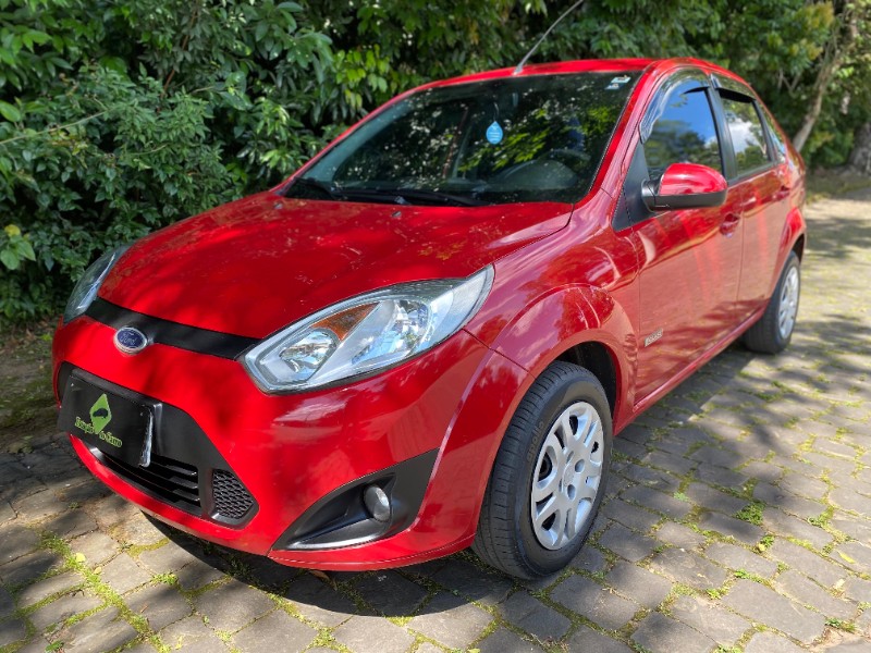 FORD FIESTA SEDAN 1.6 2012/2012 ESTAÇÃO DO CARRO ESTRELA / Carros no Vale