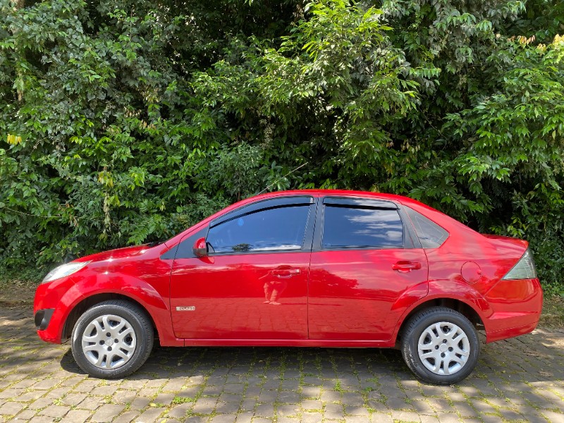 FORD FIESTA SEDAN 1.6 2012/2012 ESTAÇÃO DO CARRO ESTRELA / Carros no Vale