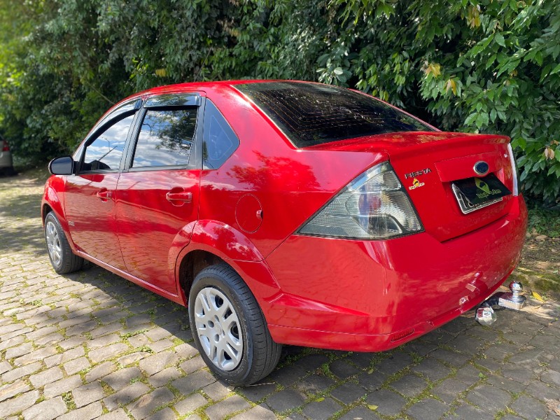 FORD FIESTA SEDAN 1.6 2012/2012 ESTAÇÃO DO CARRO ESTRELA / Carros no Vale